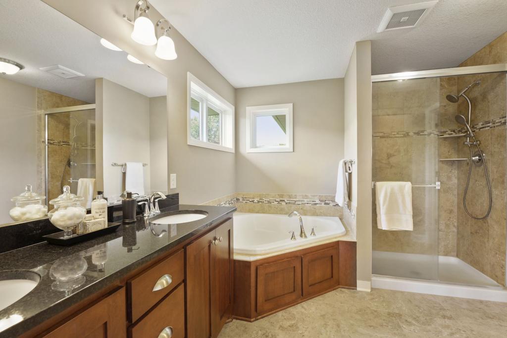 185 Lakeview Road East Chanhassen, MN 55317 - Photo 21 of 32 Gallery Image 21