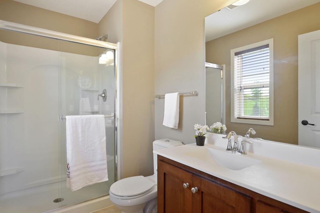 185 Lakeview Road East Chanhassen, MN 55317 - Photo 25 of 32 Gallery Image 25