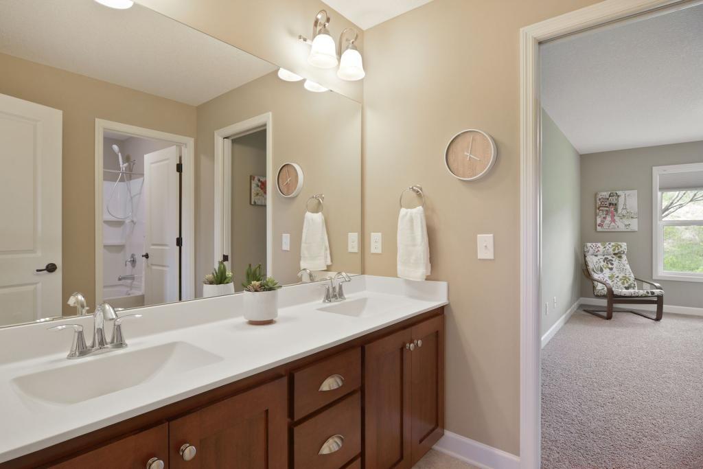 185 Lakeview Road East Chanhassen, MN 55317 - Photo 27 of 32 Gallery Image 27