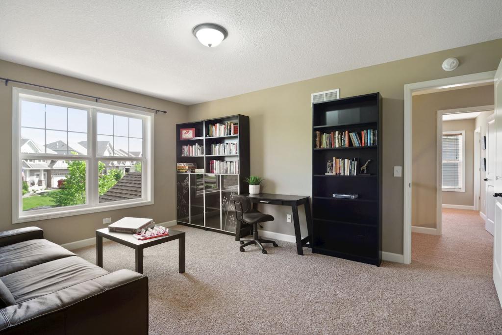 185 Lakeview Road East Chanhassen, MN 55317 - Photo 28 of 32 Gallery Image 28