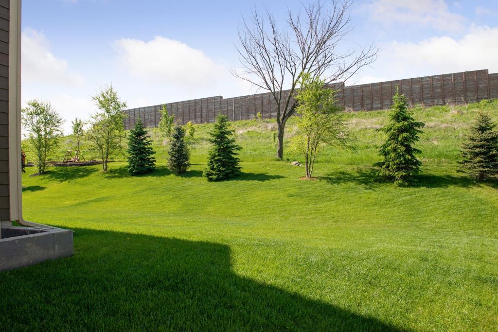 185 Lakeview Road East Chanhassen, MN 55317 - Photo 30 of 32 Gallery Image 30