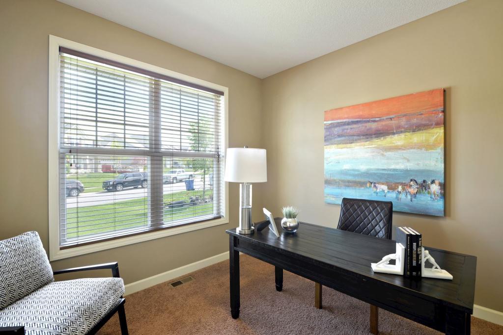 185 Lakeview Road East Chanhassen, MN 55317 - Photo 4 of 32 Gallery Image 4