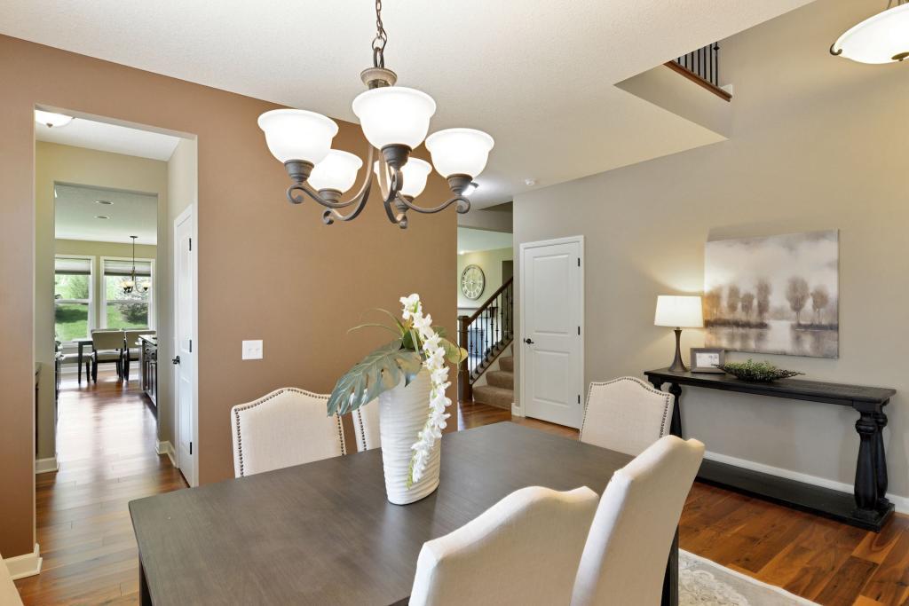 185 Lakeview Road East Chanhassen, MN 55317 - Photo 5 of 32 Gallery Image 5