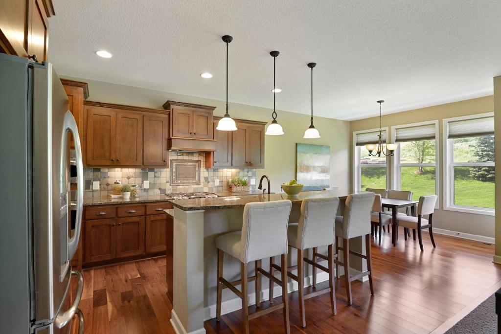 185 Lakeview Road East Chanhassen, MN 55317 - Photo 8 of 32 Gallery Image 8