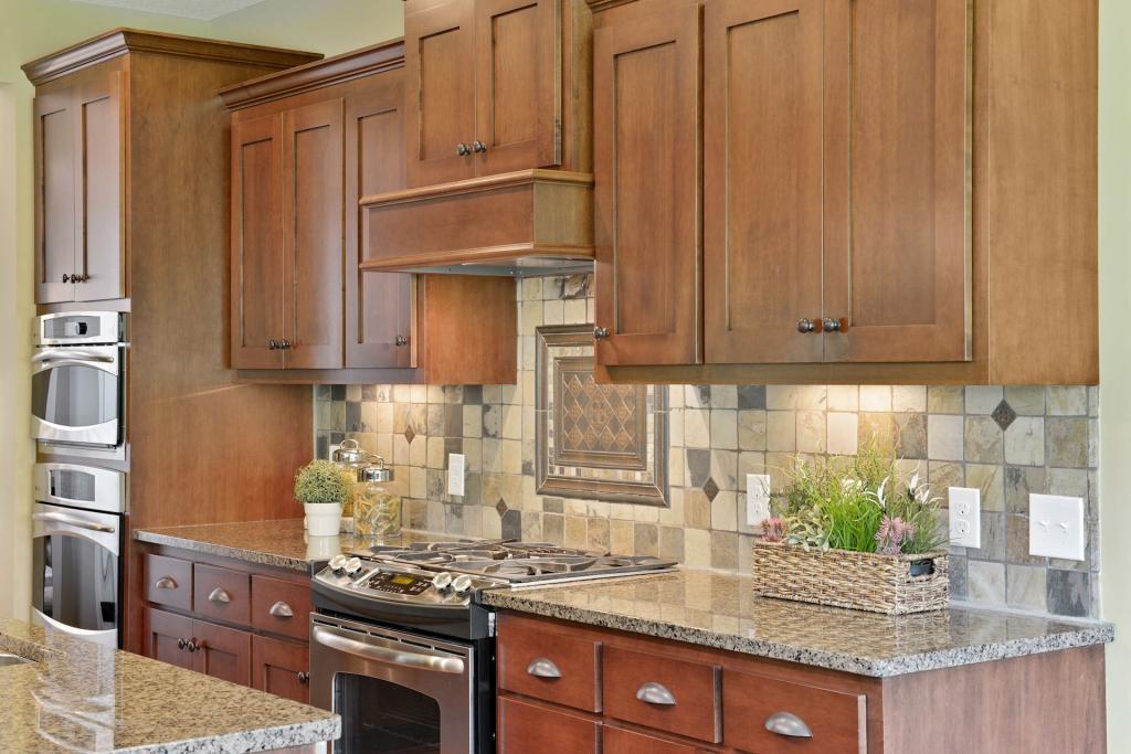 185 Lakeview Road East Chanhassen, MN 55317 - Photo 9 of 32 Gallery Image 9