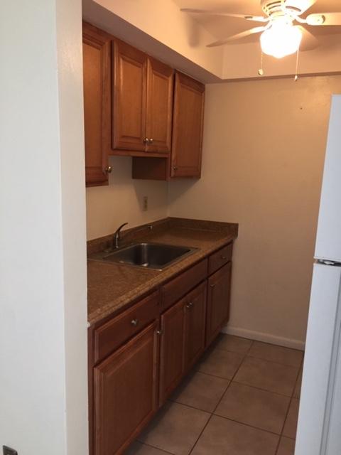 521 Northeast 45th Street, Unit 4 Boca Raton, FL 33431 - Photo 5 of 6 Wh Apt 3 Kit 1