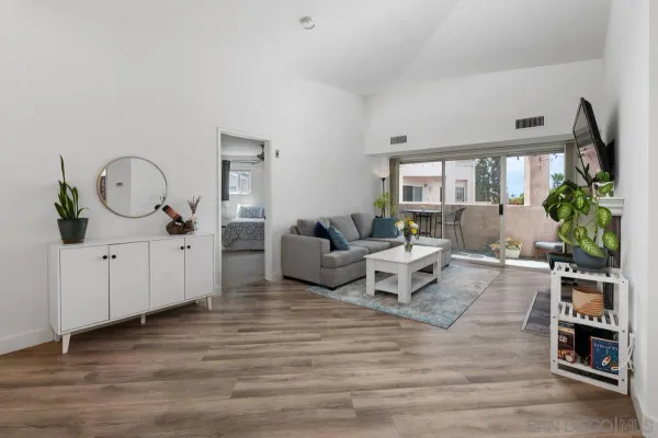 $649,000 | 7127 Camino Degrazia, Unit 130, San Diego, CA 92111
