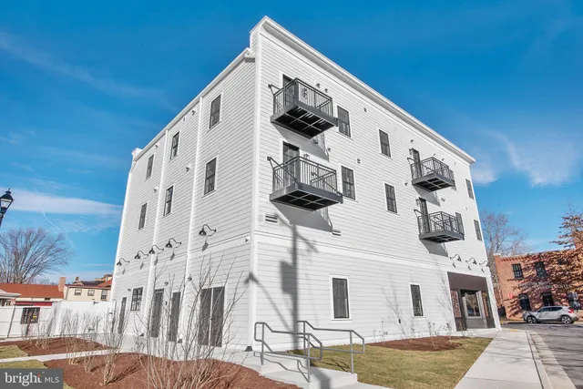 $2,750 | 123 South Washington Street, Unit 202, Easton, MD 21601