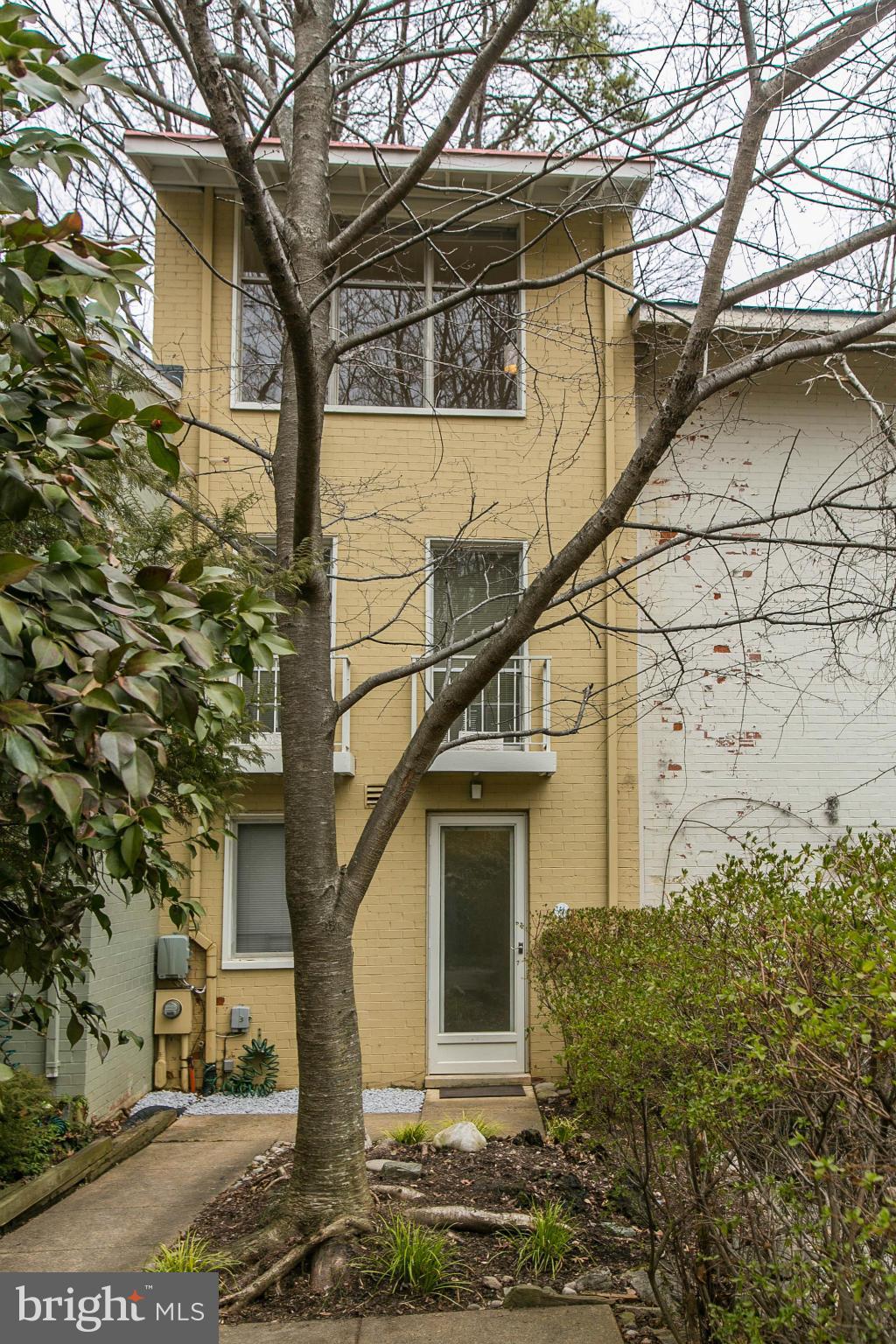 11479 Waterview Cluster Reston, VA 20190 - Photo 3 of 30 Exterior (Front)