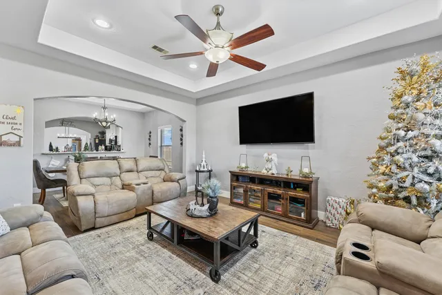 $460,000 | 19545 Crosby Eastgate Road, Crosby, TX 77532