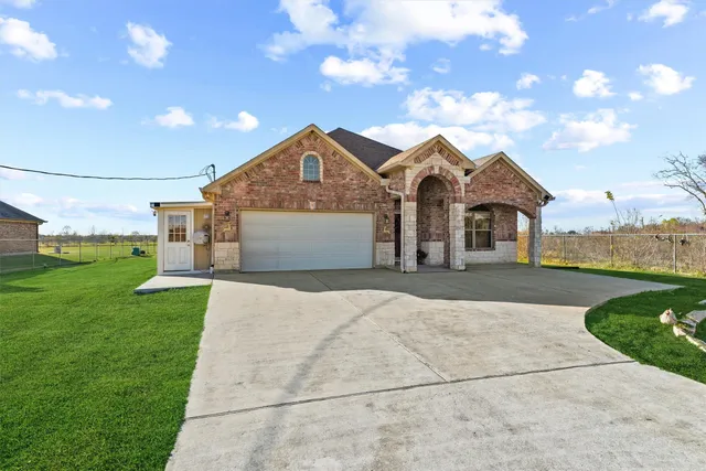 $460,000 | 19545 Crosby Eastgate Road, Crosby, TX 77532