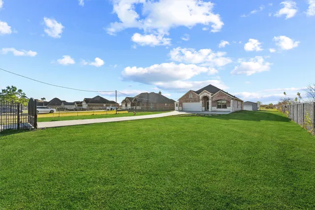 $460,000 | 19545 Crosby Eastgate Road, Crosby, TX 77532
