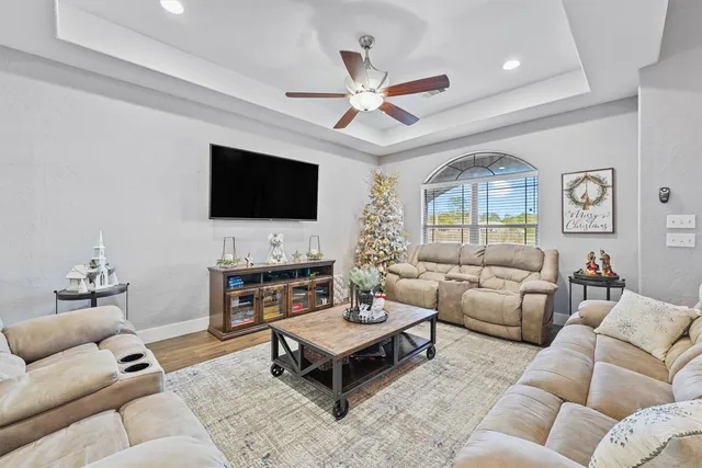 $460,000 | 19545 Crosby Eastgate Road, Crosby, TX 77532