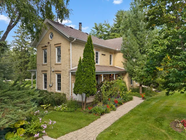 $999,000 | 8561 Airport, Middleton, WI 53562