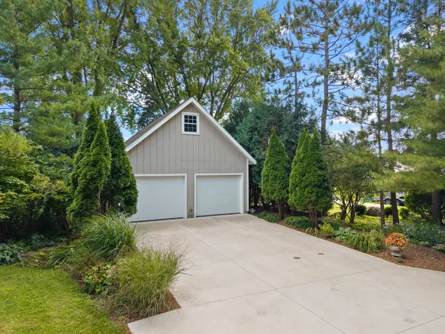 $999,000 | 8561 Airport, Middleton, WI 53562