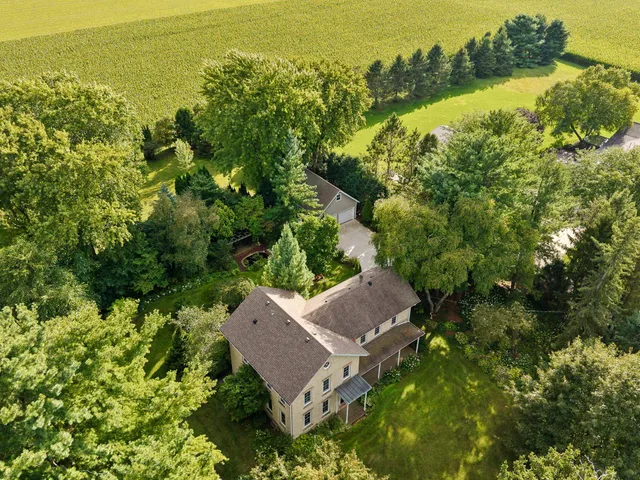 $999,000 | 8561 Airport, Middleton, WI 53562