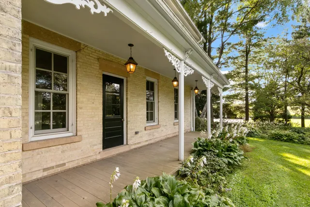 $999,000 | 8561 Airport, Middleton, WI 53562