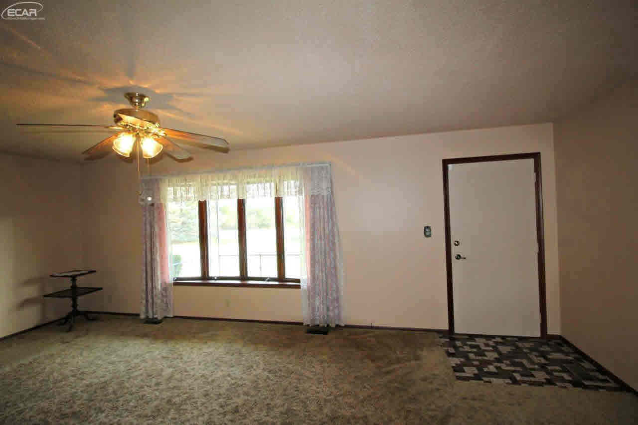 6463 Elms Road Flushing, MI 48433 - Photo 8 of 26 21390189-7.JPG