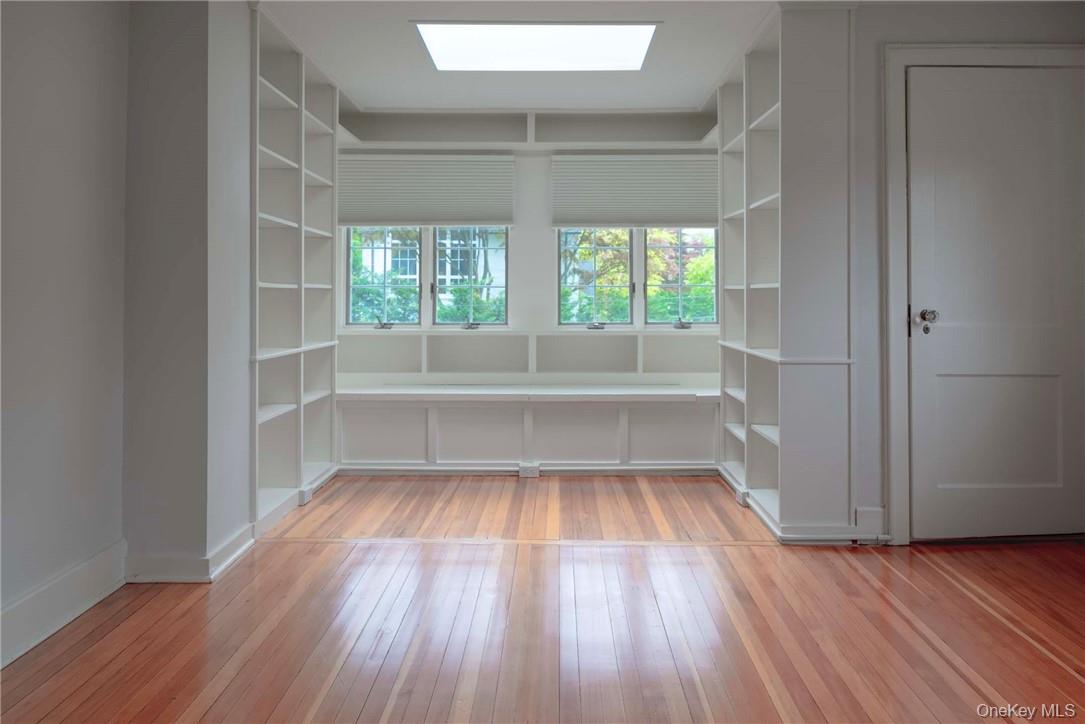 62 Summit Avenue Bronxville, NY 10708 - Photo 20 of 24 Bedroom/Upstairs family room w/Built-ins