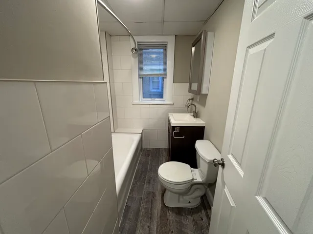 $1,500 | 213 Golden Hill Street, Unit 2F, Bridgeport, CT 06604