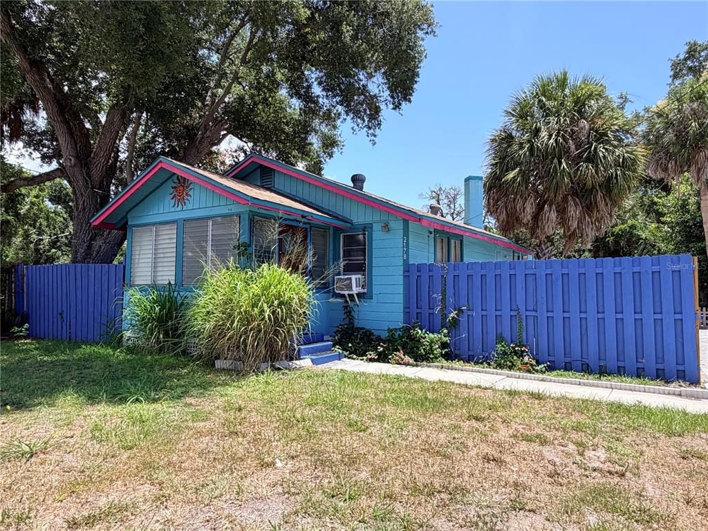 2178 7th Street Sarasota, FL 34237 - Photo 1 of 20