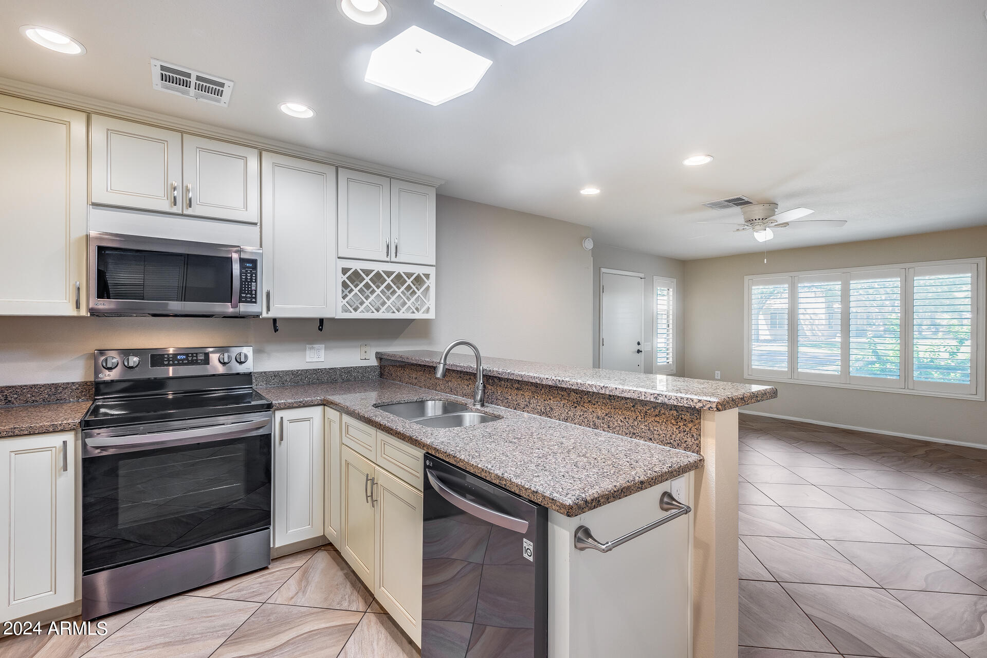 14300 West Bell Road, Unit 149 Surprise, AZ 85374 - Photo 7 of 47 21