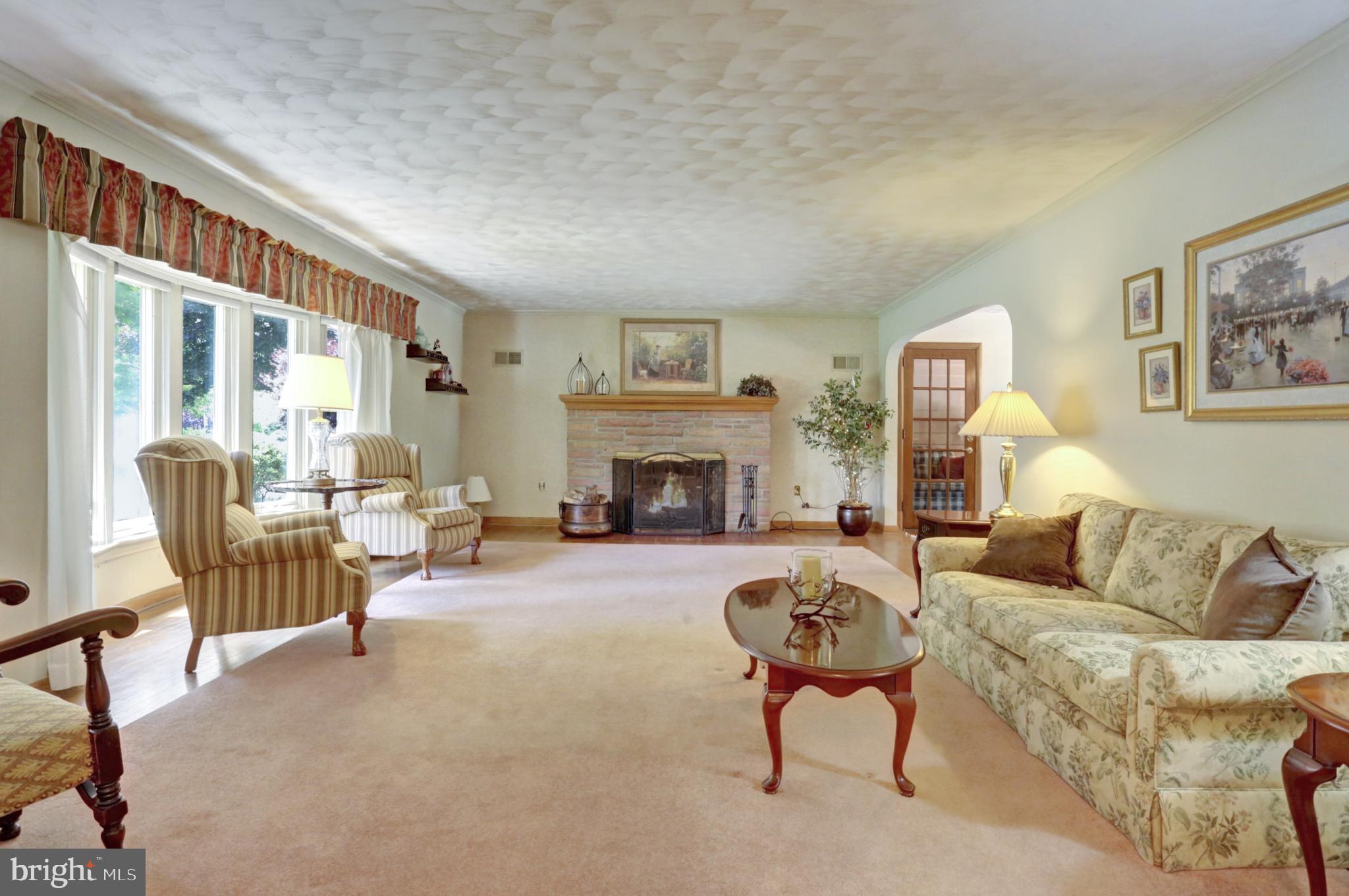 4322 Crestview Road Harrisburg, PA 17112 - Photo 4 of 36 Gallery Image 4