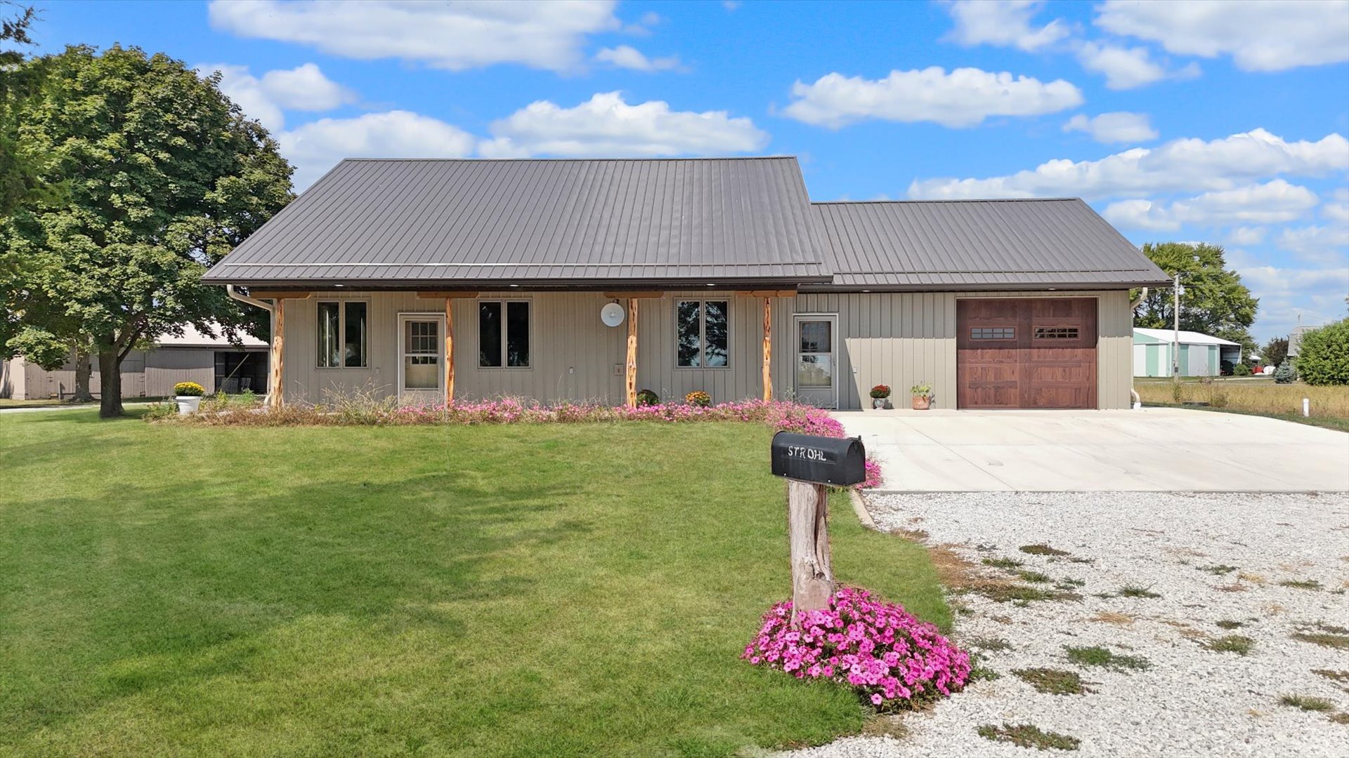 1190 North 1400 East Road Bement, IL 61813 - Photo 2 of 50