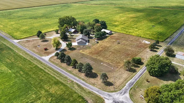 $357,750 | 1190 North 1400 East Road, Bement, IL 61813