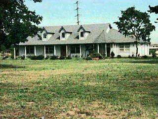 4185 Barnes Road Santa Rosa, CA 95403 - Photo 1 of 1 a front view of a house with a yard
