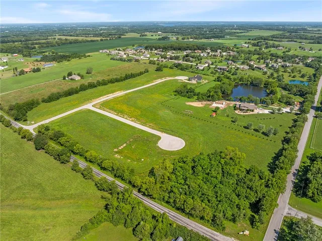 $190,000 | 13212 Winner's Circle, Smithville, MO 64089