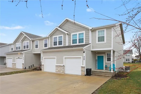 $259,900 | 316 North 5th Terrace, Louisburg, KS 66053