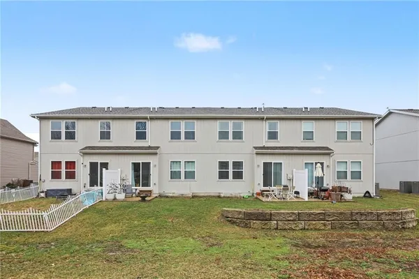 $259,900 | 316 North 5th Terrace, Louisburg, KS 66053
