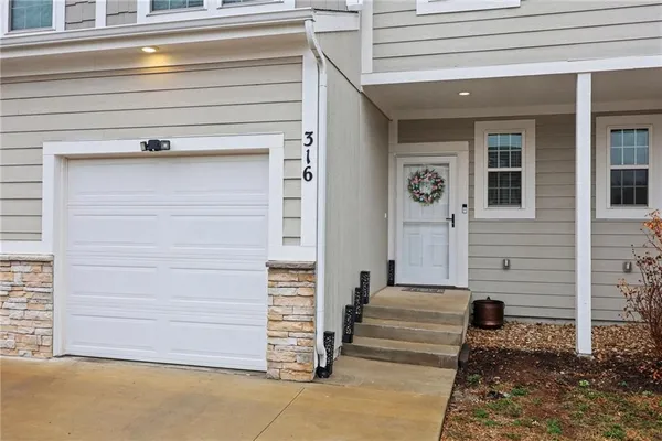 $259,900 | 316 North 5th Terrace, Louisburg, KS 66053