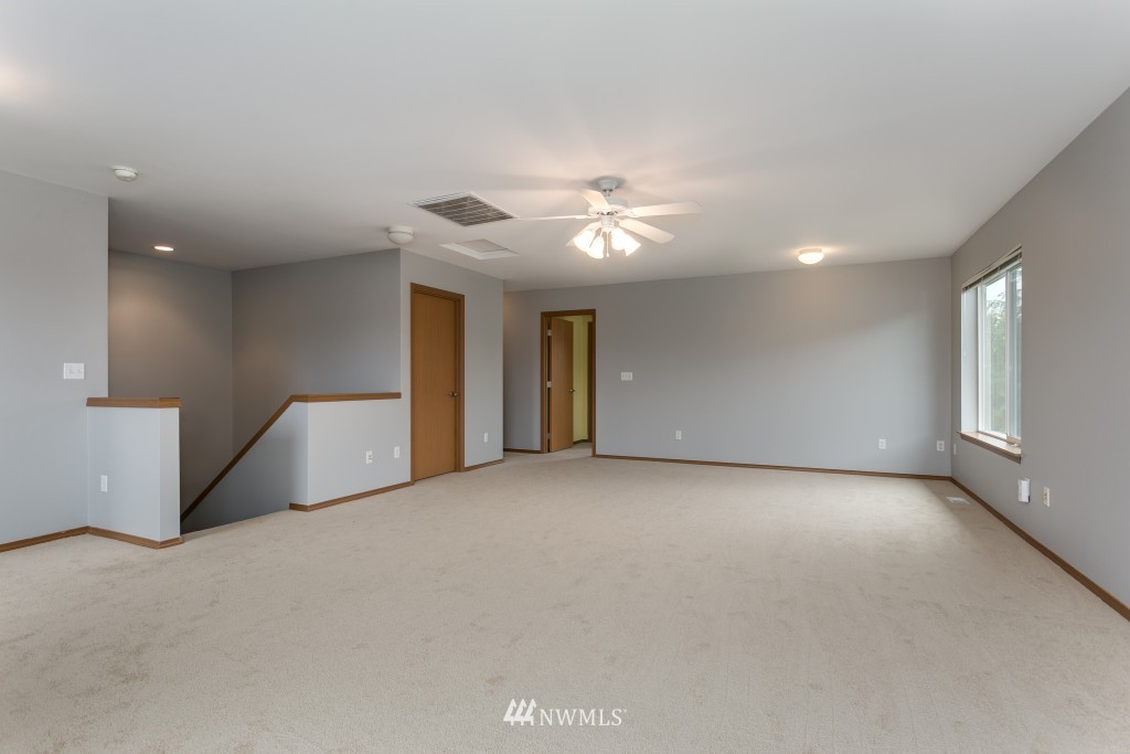 3914 155th Place Southeast Bothell, WA 98012 - Photo 12 of 25 Gallery Image 12