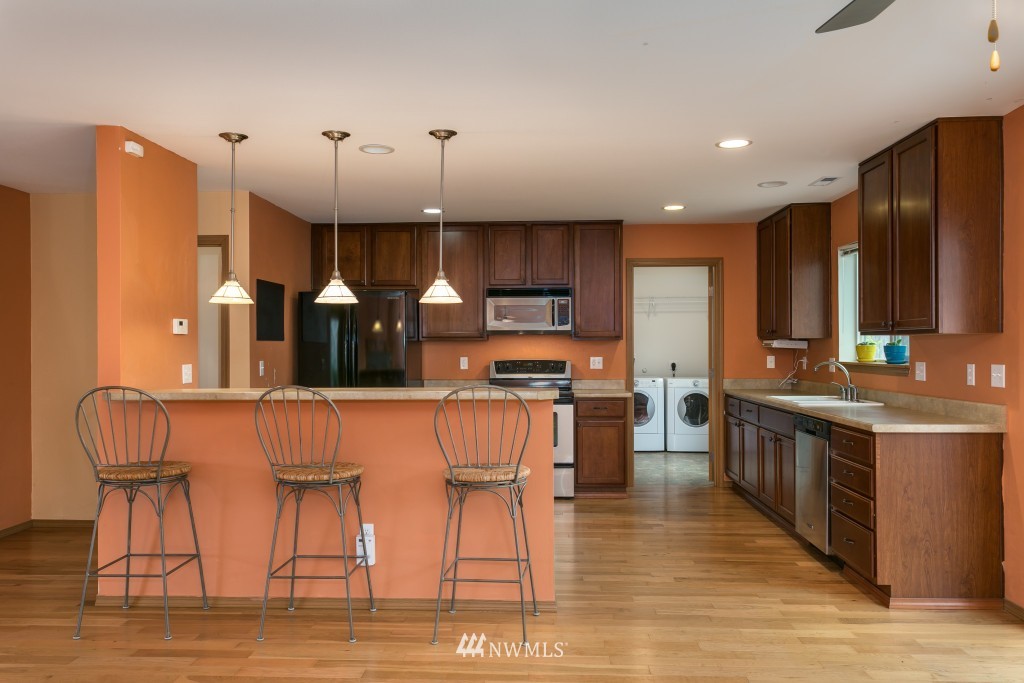 3914 155th Place Southeast Bothell, WA 98012 - Photo 7 of 25 Gallery Image 7