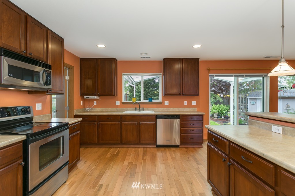 3914 155th Place Southeast Bothell, WA 98012 - Photo 8 of 25 Gallery Image 8