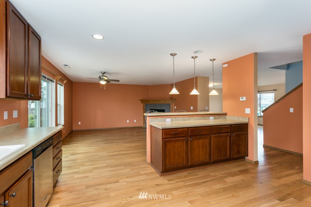 3914 155th Place Southeast Bothell, WA 98012 - Photo 9 of 25 Gallery Image 9
