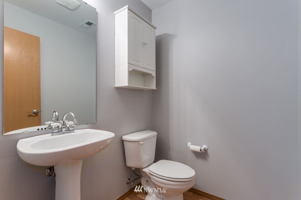 3914 155th Place Southeast Bothell, WA 98012 - Photo 10 of 25 Gallery Image 10
