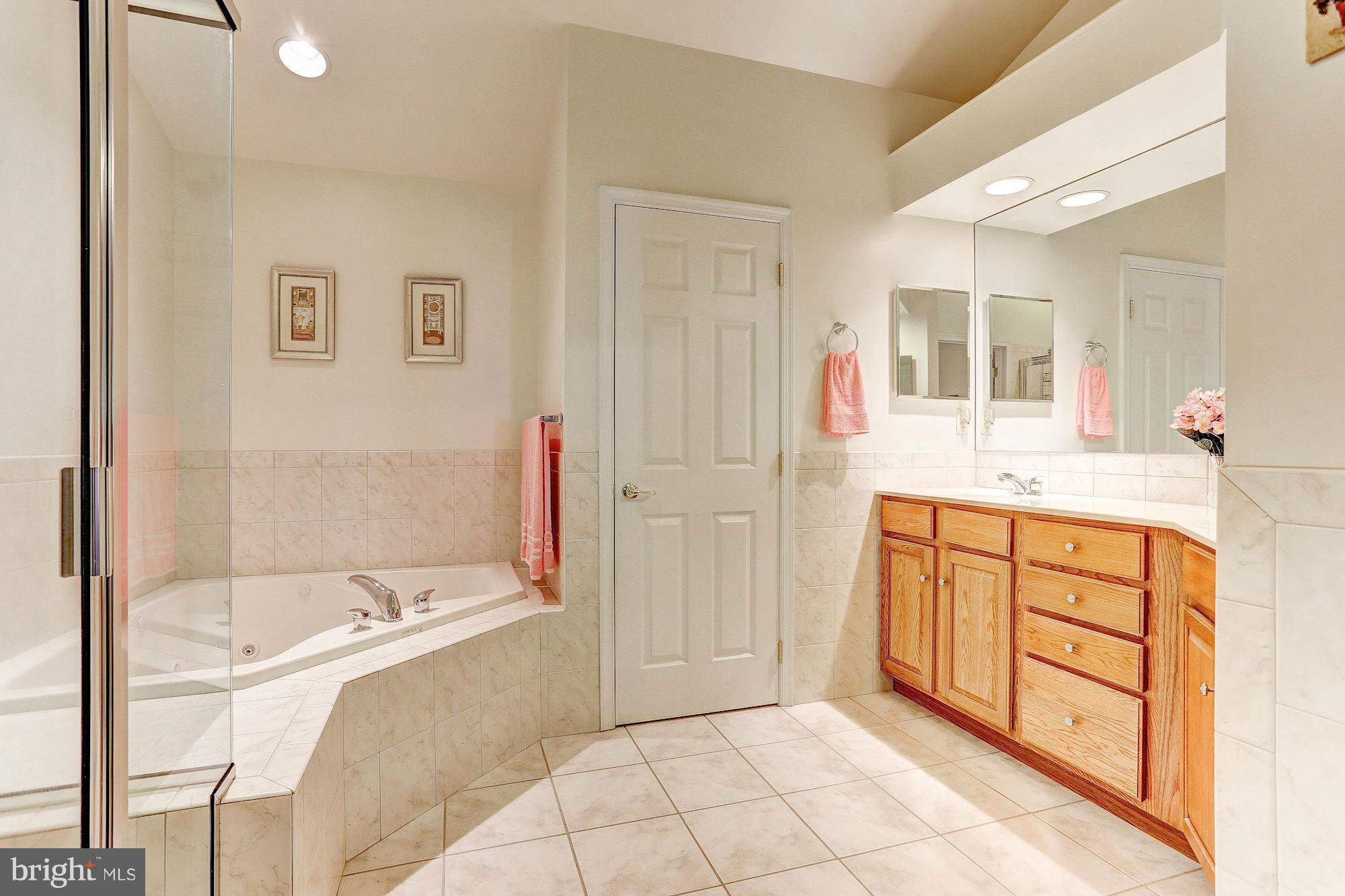 7930 Babikow Road Baltimore, MD 21237 - Photo 15 of 30 Bath (Master)
