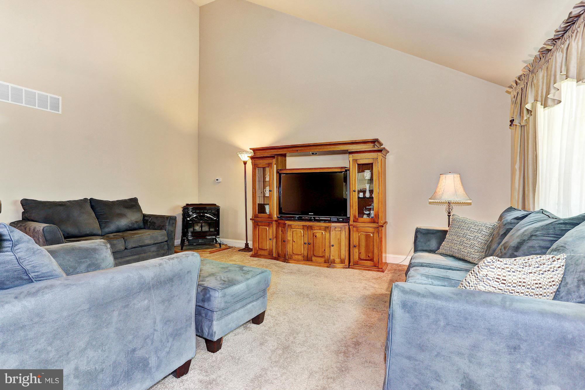 7930 Babikow Road Baltimore, MD 21237 - Photo 6 of 30 Family Room
