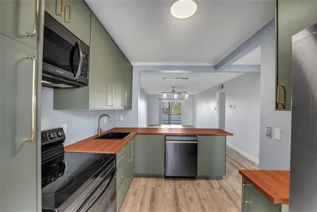 $2,500 | 2800 Northeast 14th Street Causeway, Unit 110, Pompano Beach, FL 33062