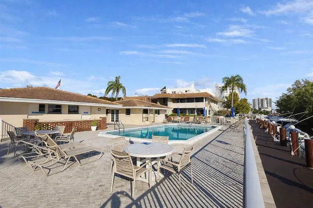 $2,500 | 2800 Northeast 14th Street Causeway, Unit 110, Pompano Beach, FL 33062