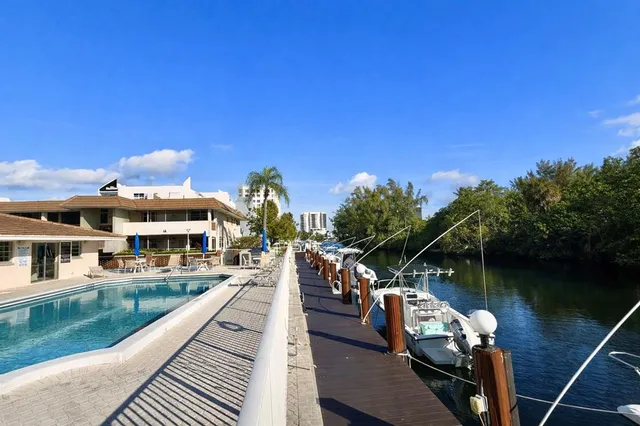 $2,500 | 2800 Northeast 14th Street Causeway, Unit 110, Pompano Beach, FL 33062