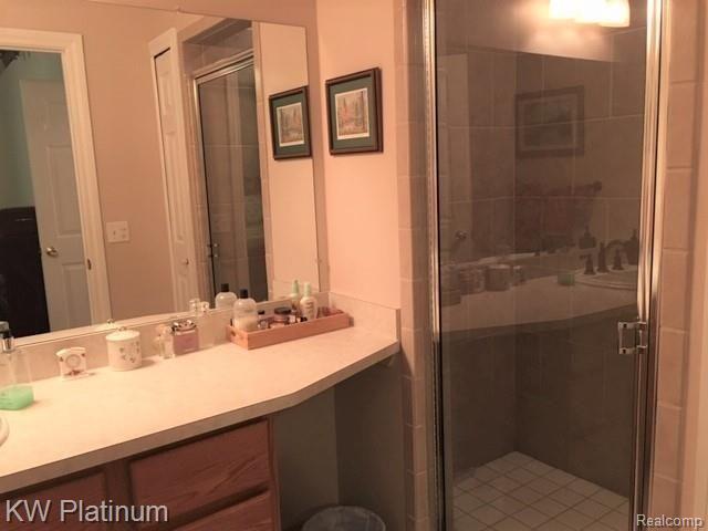 9630 Nook Road, Unit 4 Algonac, MI 48001 - Photo 14 of 36 master bath.jpg