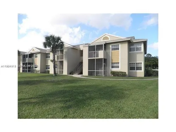 $214,000 | 800 Cypress Park Way, Unit J1, Deerfield Beach, FL 33064