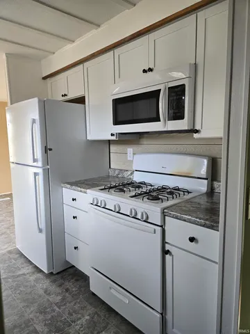 $975 | 707 North State Road 13, North Manchester, IN 46962