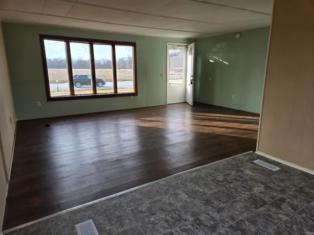 $975 | 707 North State Road 13, North Manchester, IN 46962