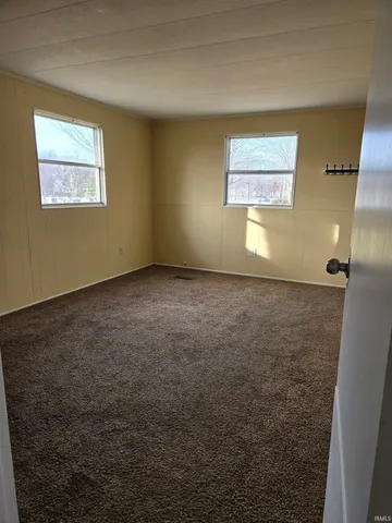 $975 | 707 North State Road 13, North Manchester, IN 46962