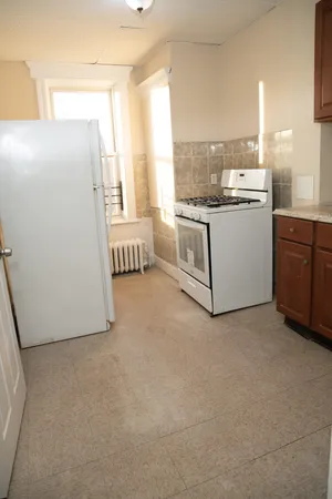 $2,200 | 639 Ocean Avenue, Jersey City, NJ 07305